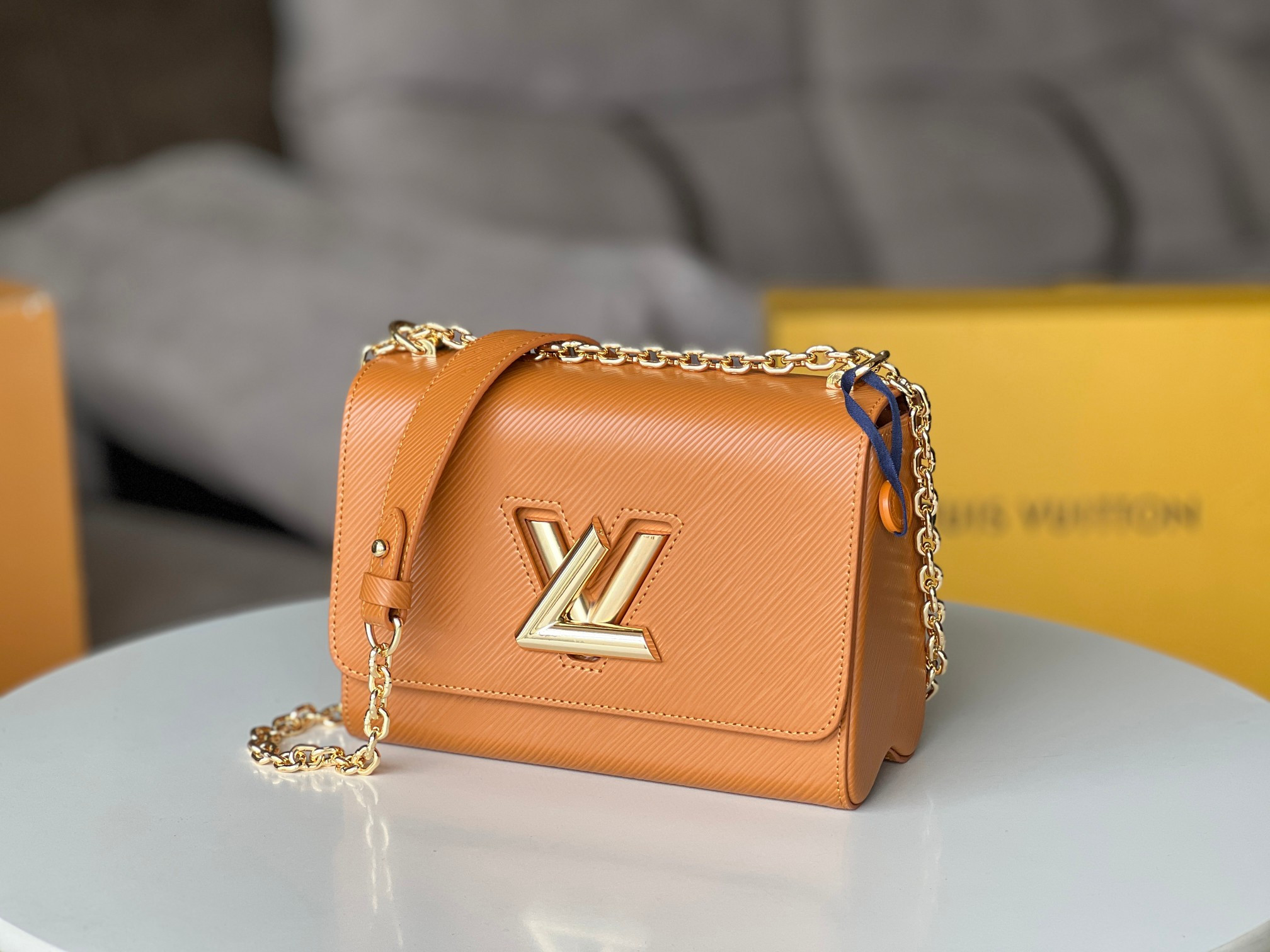 L0*is V*t0n M59686 GO-14 MM 9.1 x 6.3 x 3.9 inches