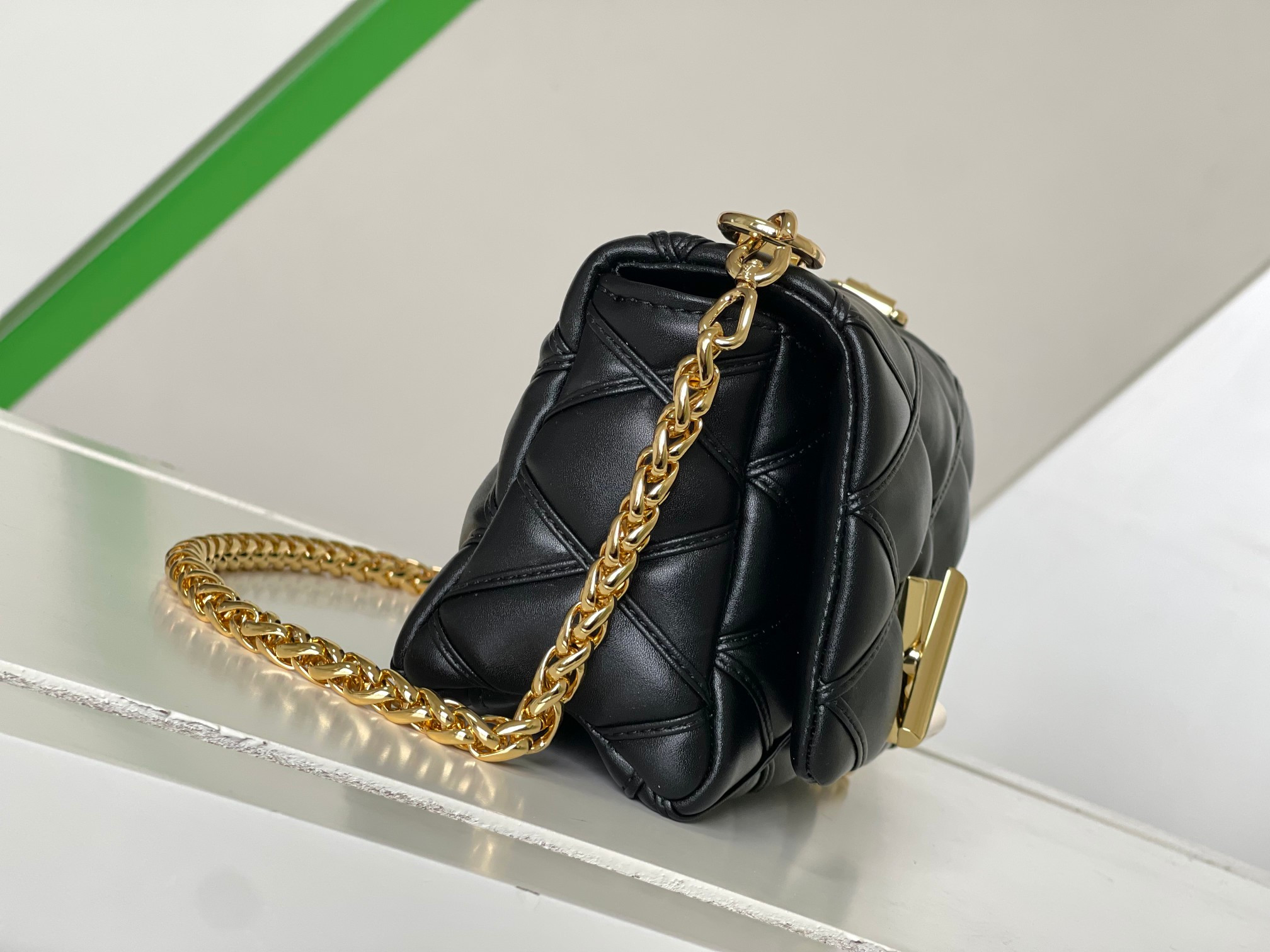 L0*is V*t0n M23625 Pico GO-14 5.9 x 3.9 x 2.6 inches