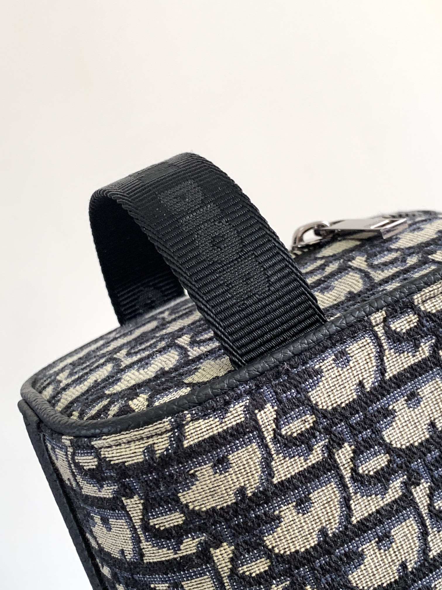 D*0r Lingot Toiletry Bag Beige and Black D*0r Oblique Jacquard 8.5 x 5 x 4 inches