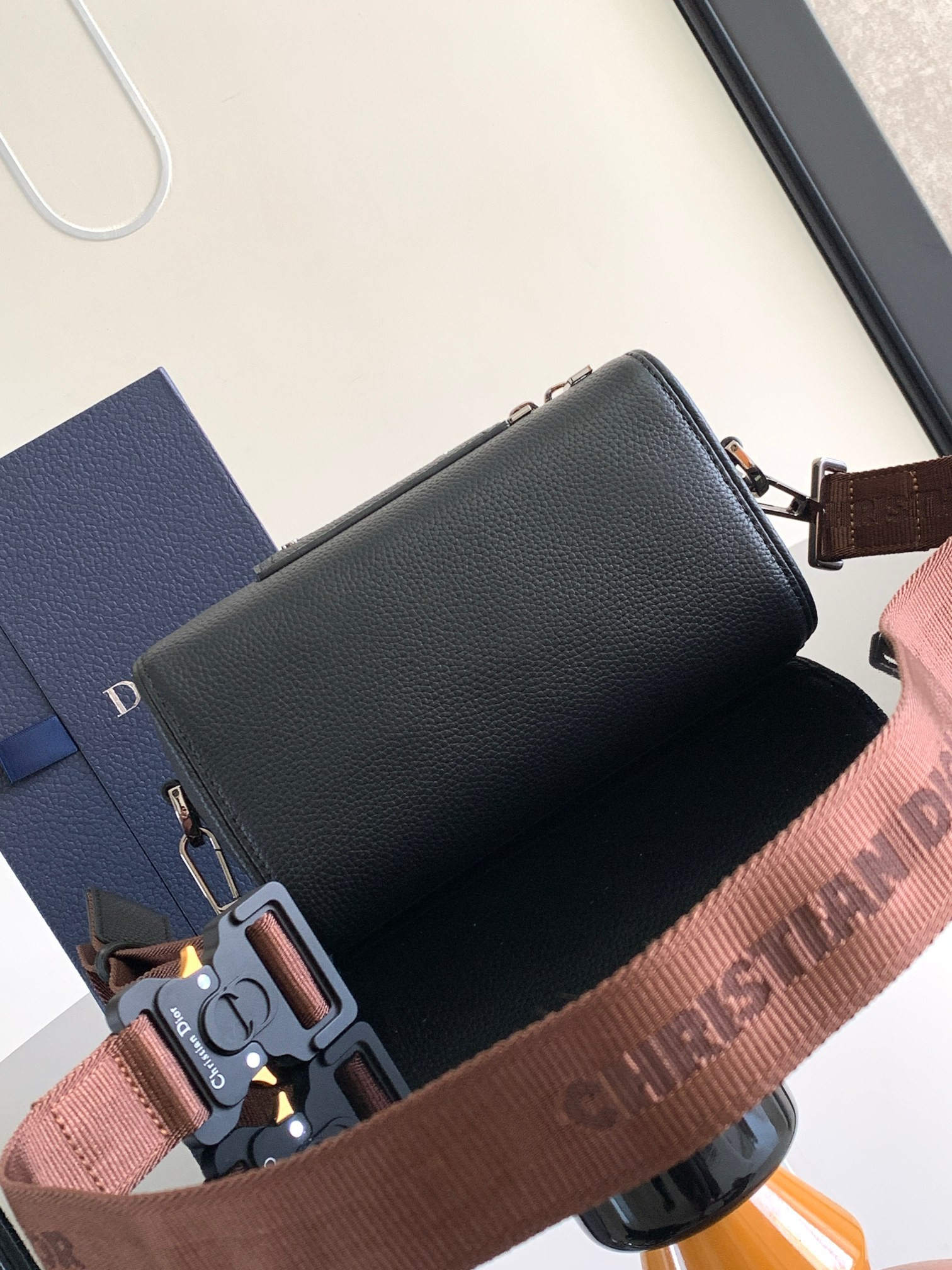 D*0r Lingot Toiletry Bag GRAINED LEATHER BLACK Black Oblique Mirage Technical Fabric 8.5 x 5 x 4 inches