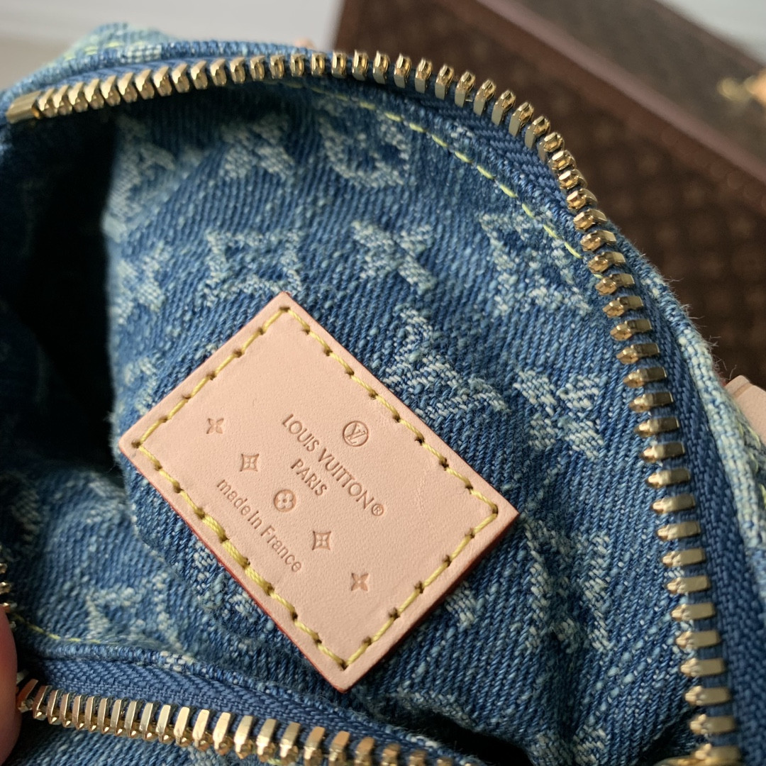 L0*is V*t0n M82950 Nano Speedy 6.3 x 3.9 x 3 inches