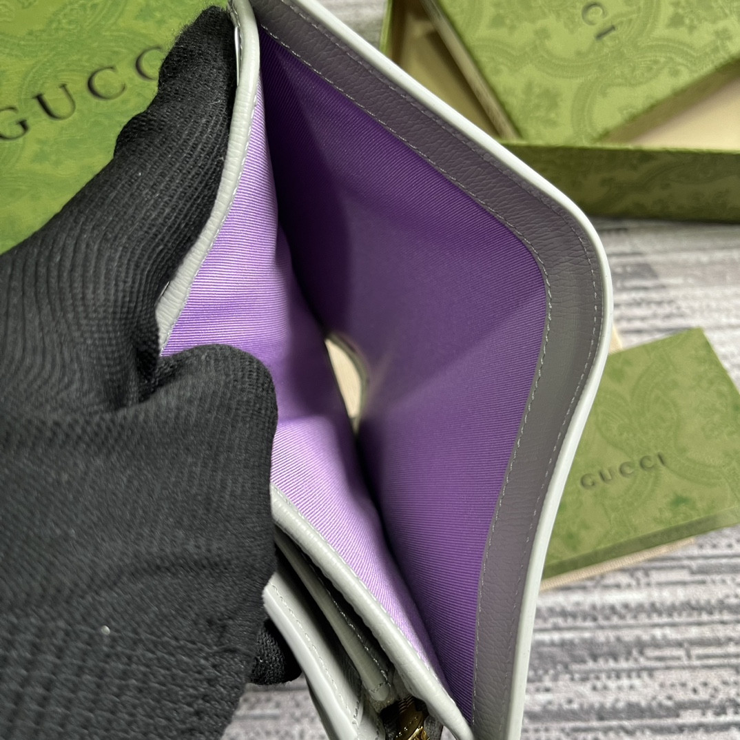 G*u*i Script Zip-Around Wallet gray 14 x 18.5 x 3cm