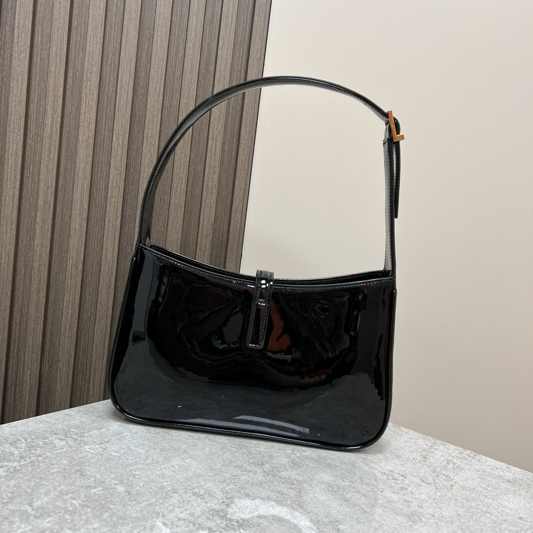 Y*L LE 5 À 7 IN SHINY LEATHER BLACK 9 X 6.3 X 2.5 INCHES