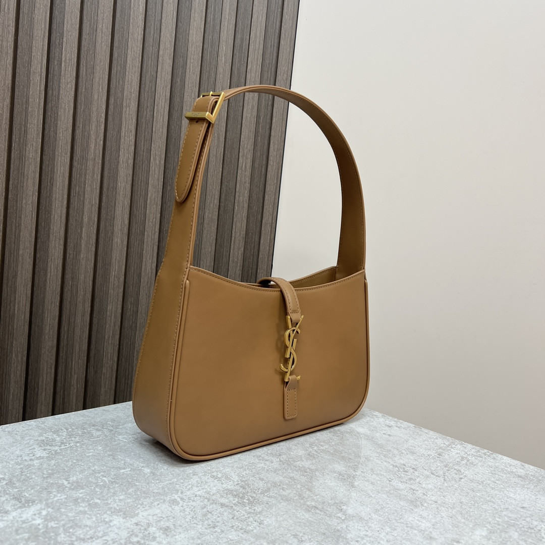 Y*L LE 5 À 7 IN SMOOTH LEATHER COFFEE 9 X 6.3 X 2.5 INCHES