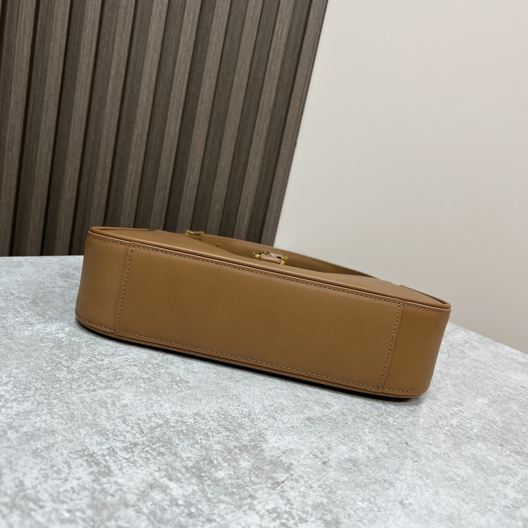 Y*L LE 5 À 7 IN SMOOTH LEATHER COFFEE 9 X 6.3 X 2.5 INCHES