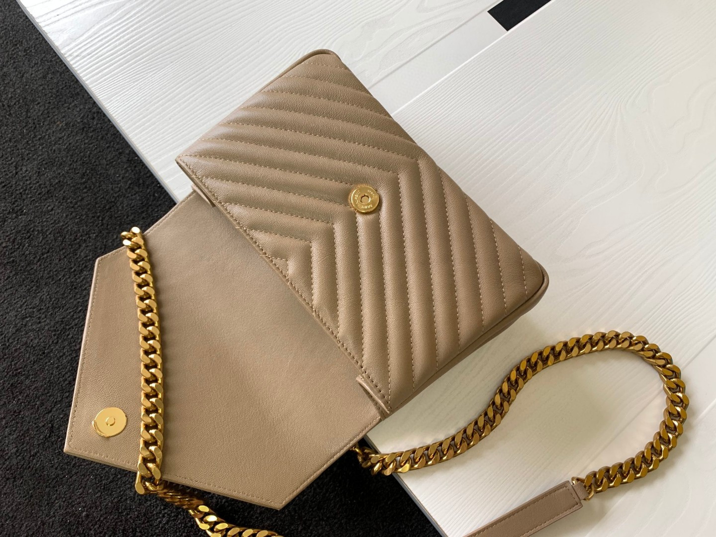 Y*L COLLEGE MEDIUM IN QUILTED LEATHER BROWN 9.4 X 6.6 X 2.5 INCHES