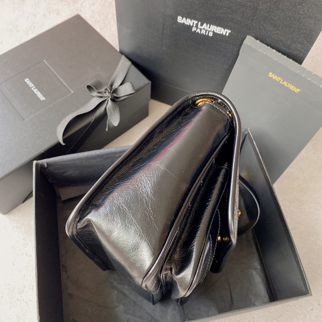 Y*L NIKI MEDIUM IN VINTAGE LEATHER BLACK 11 X 7.8 X 3.3 INCHES