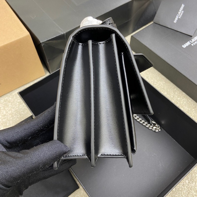 Y*L SUNSET MEDIUM IN SMOOTH LEATHER 8 X 6.2 X 2.5 INCHES