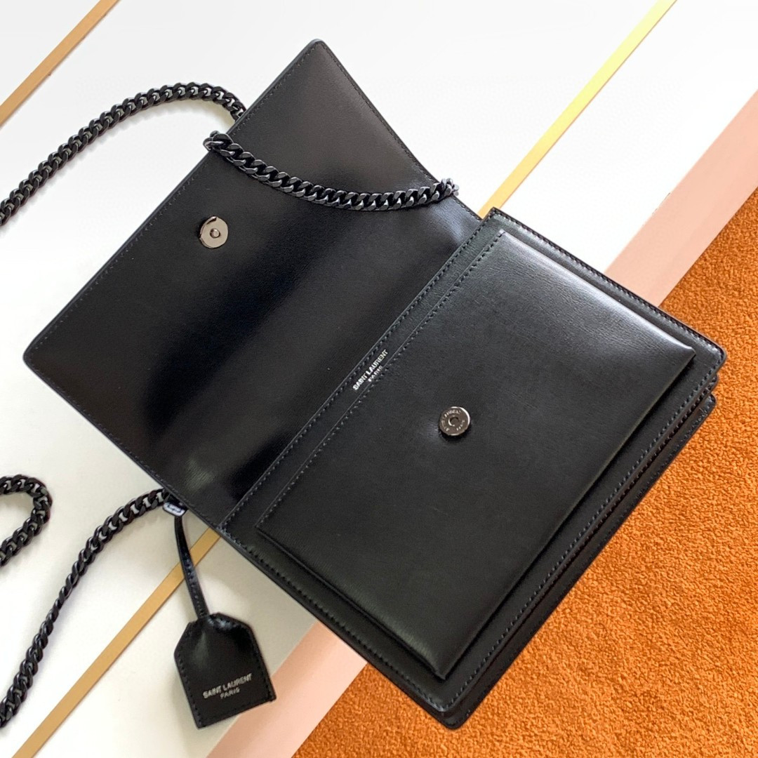 Y*L SUNSET MEDIUM IN SMOOTH LEATHER NOIR 8 X 6.2 X 2.5 INCHES