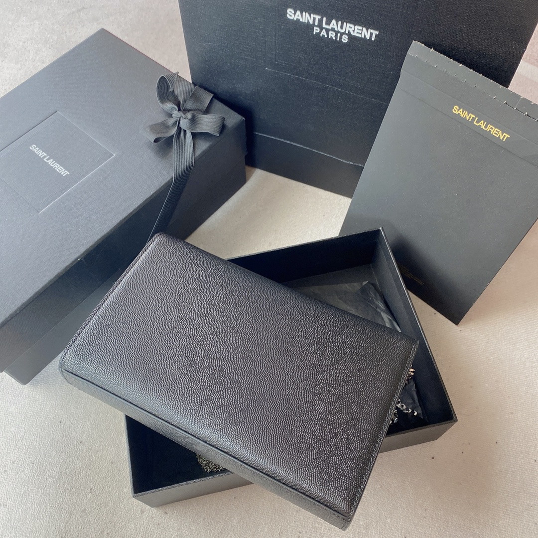 Y*L KATE MEDIUM IN GRAIN DE POUDRE EMBOSSED LEATHER BLACK SILVER 9.4 X 5.7 X 2.1 INCHES