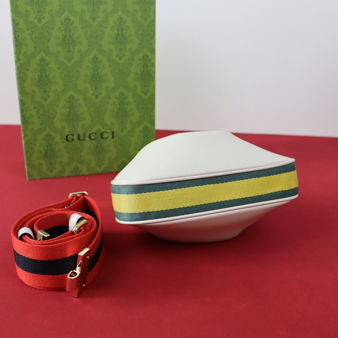 G*u*i ATTACHE SMALL SHOULDER BAG WHITE 9"W x 8.7"H x 2"D