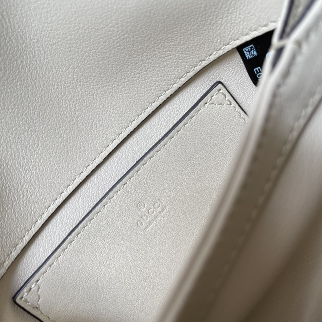 G*u*i BLONDIE MINI BAG WHITE 8.7"W x 5.1"H x 2.2"D