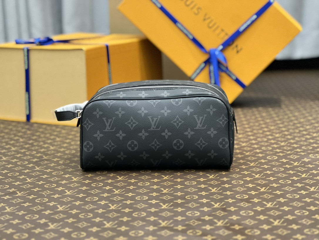 L0*is V*t0n M46354 Dopp Kit Toilet Pouch 28 x 15 x 16.5 cm