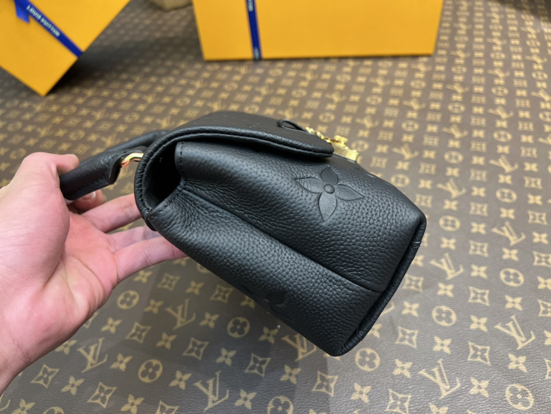 L0*is V*t0n M45977 Madeleine BB 9.4 x 6.7 x 3.3 inches