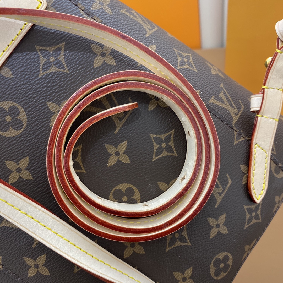 L0*is V*t0n M43431 MONTSOURIS 29 x 25.5 x 9 cm