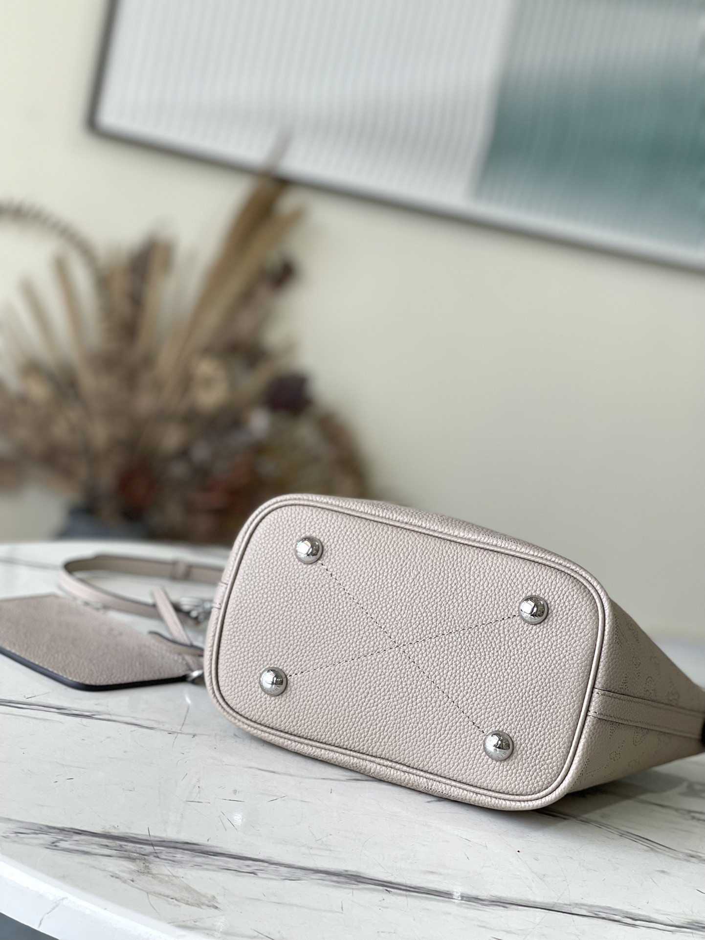 LV Blossom M21849 20.0 x 20.0 x 12.5 CM