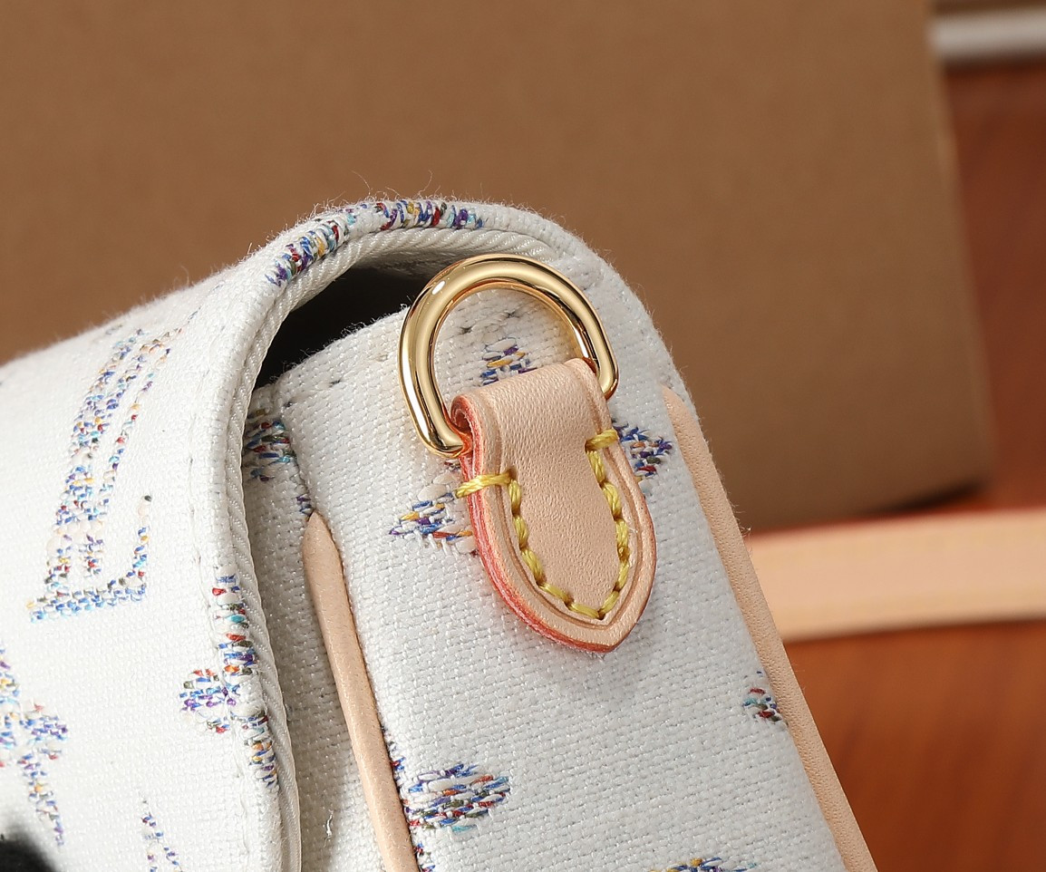 LV Wallet on Chain Ivy M83499 9.3 x 4.7 x 1.7 inches