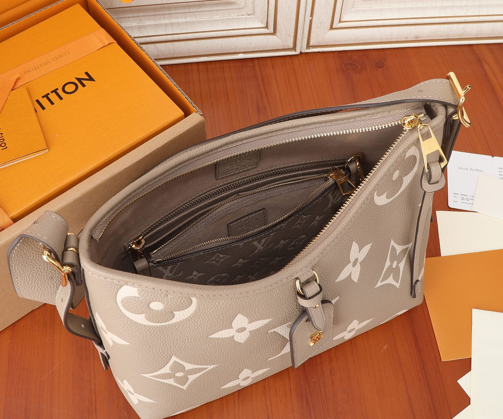LV  CarryAll PM M47180 11.6x9.4x4.7 inches
