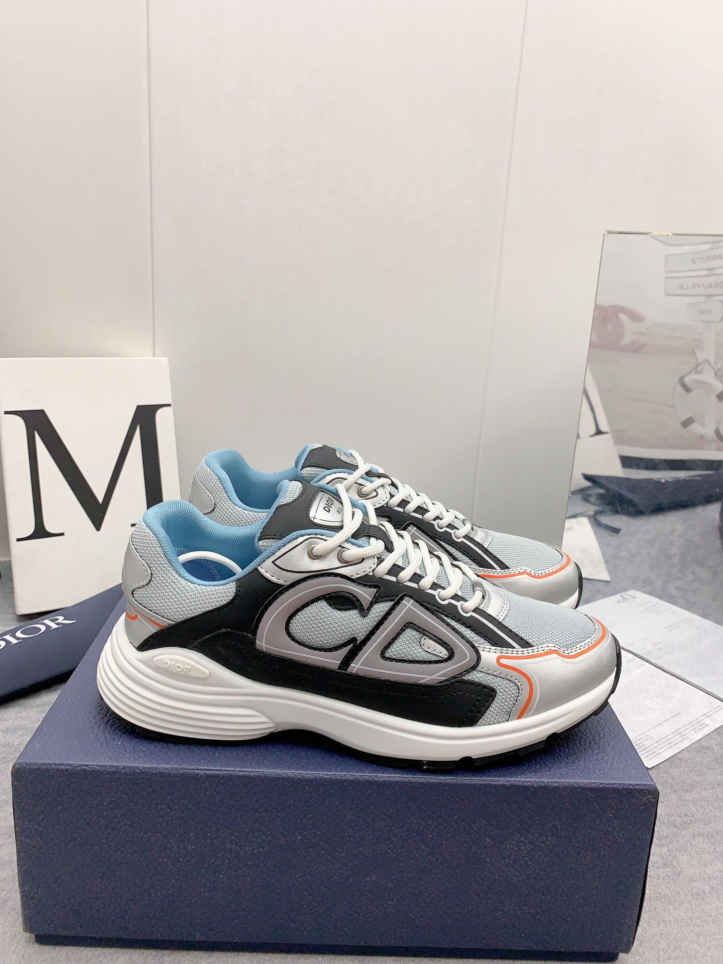 UA D*0r B30 Silver Dark Grey