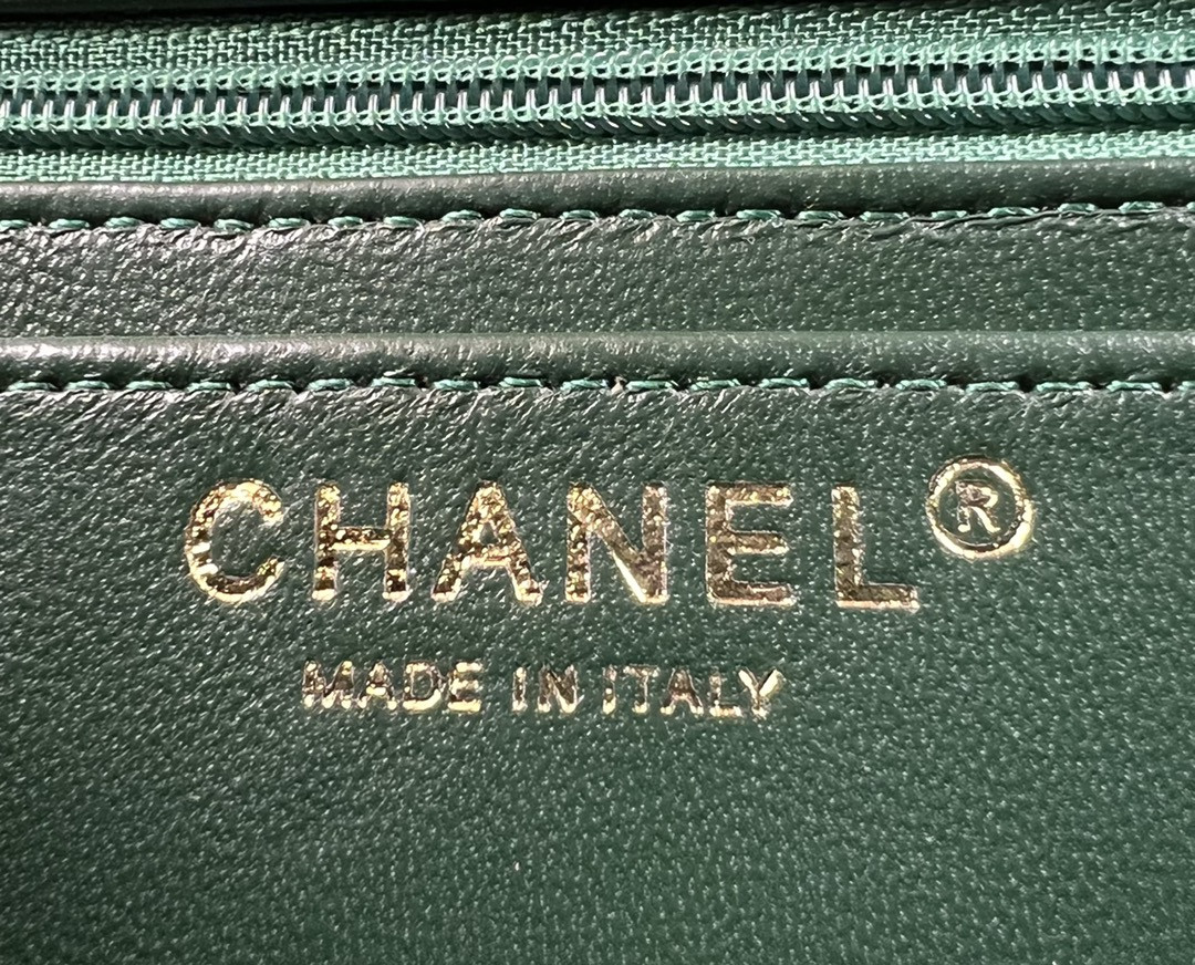 Ch*el MINI CLASSIC 11.12 HANDBAG Tweed & Gold-Tone Metal 4.7 × 7.8 × 2.3 in