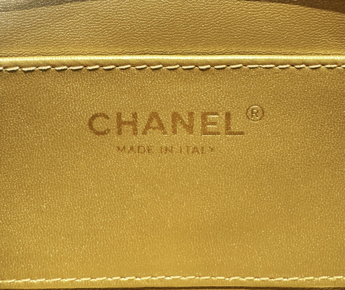 Ch*el CLASSIC HANDBAG Pearl Chain 13x20.5x6.5cm