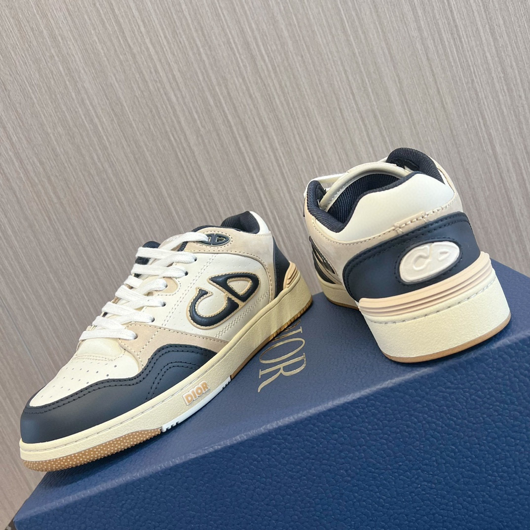 UA D*0r B57 Low-Top Sneaker