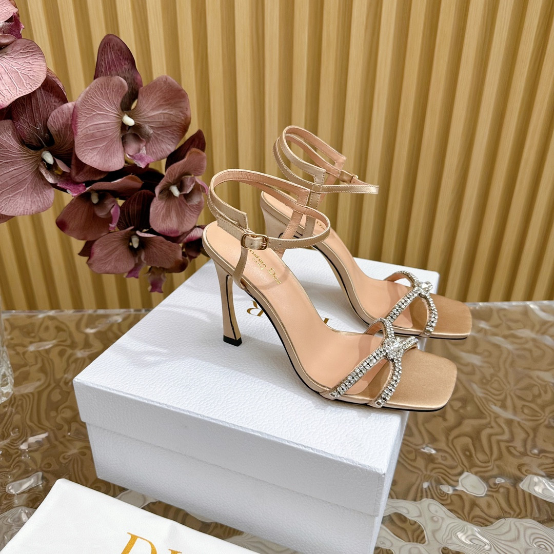 UA D*0r Slingback Pump