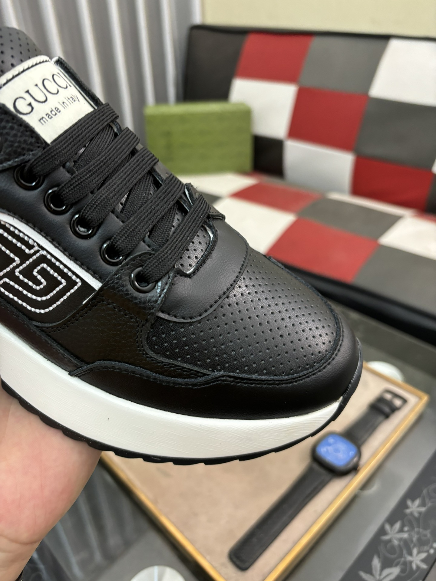 UA G*u*i RUN SNEAKER