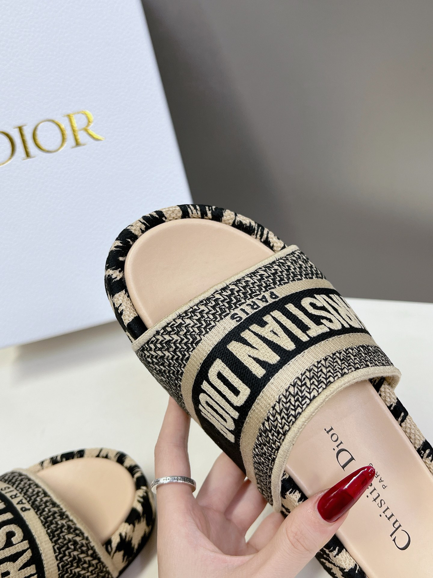 UA D*0r Platform Sandals