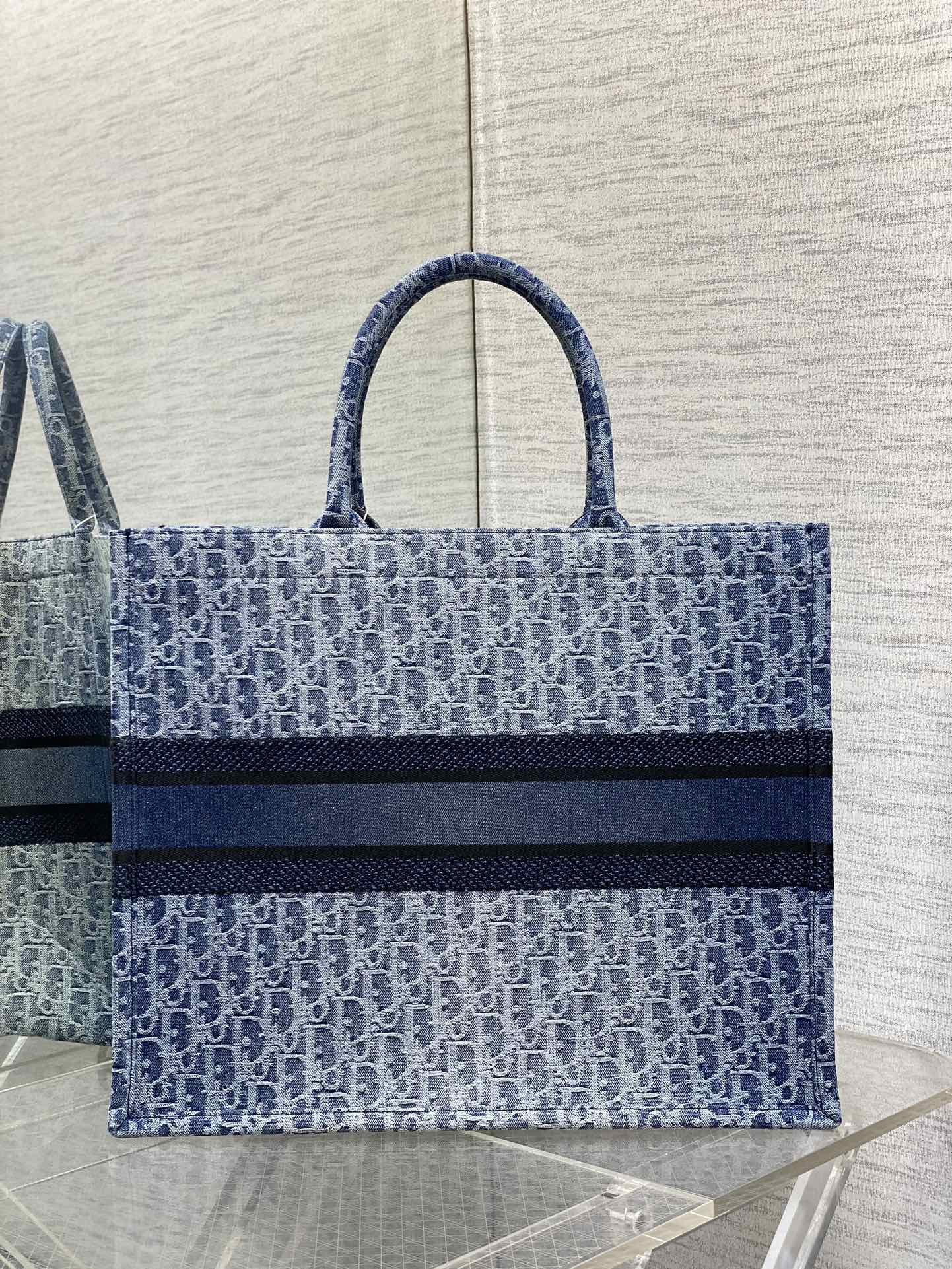 Large D*0r Book Tote Blue Denim D*0r Oblique Jacquard  42 x 35 x 18.5 cm