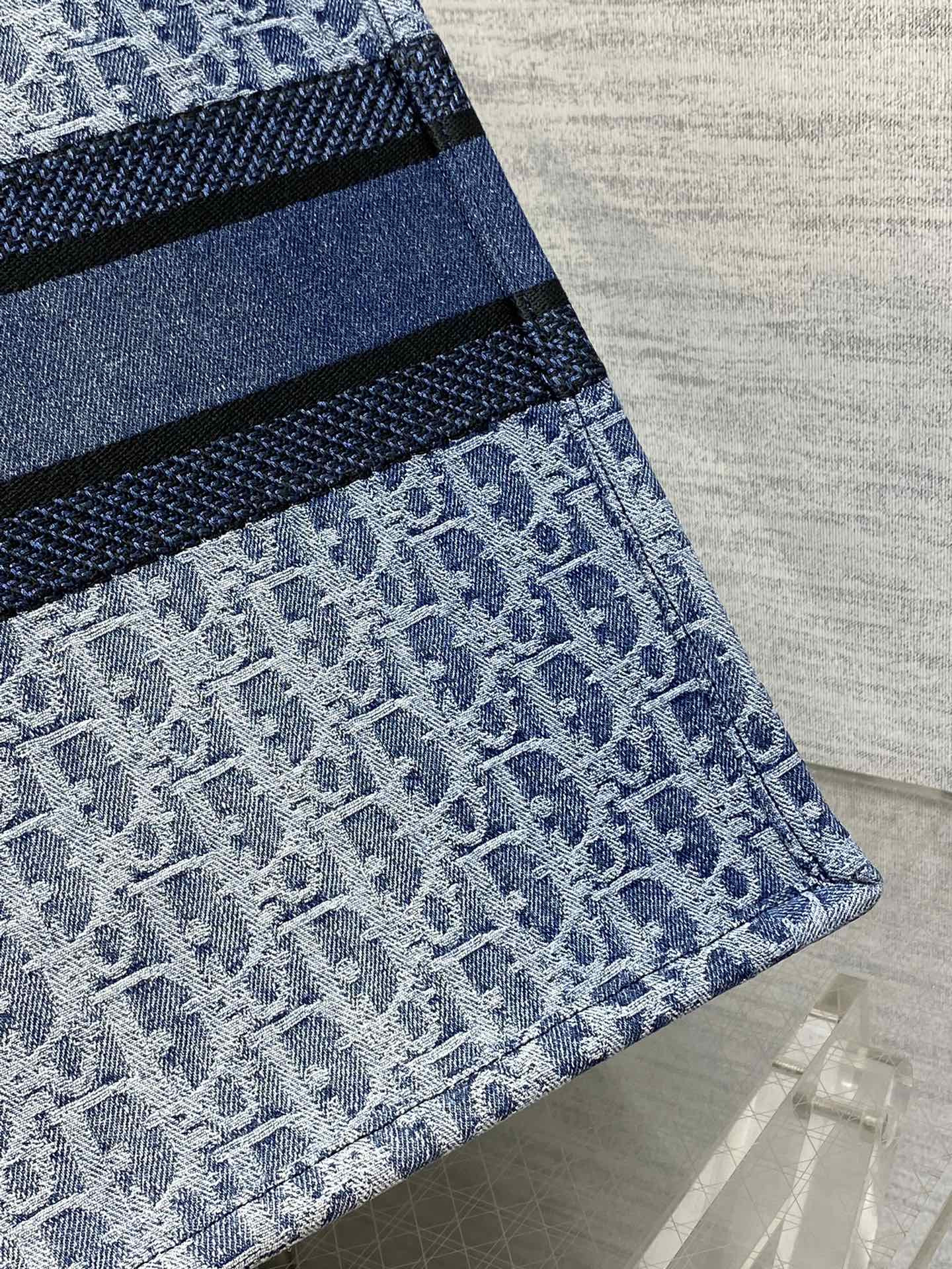 Large D*0r Book Tote Blue Denim D*0r Oblique Jacquard  42 x 35 x 18.5 cm