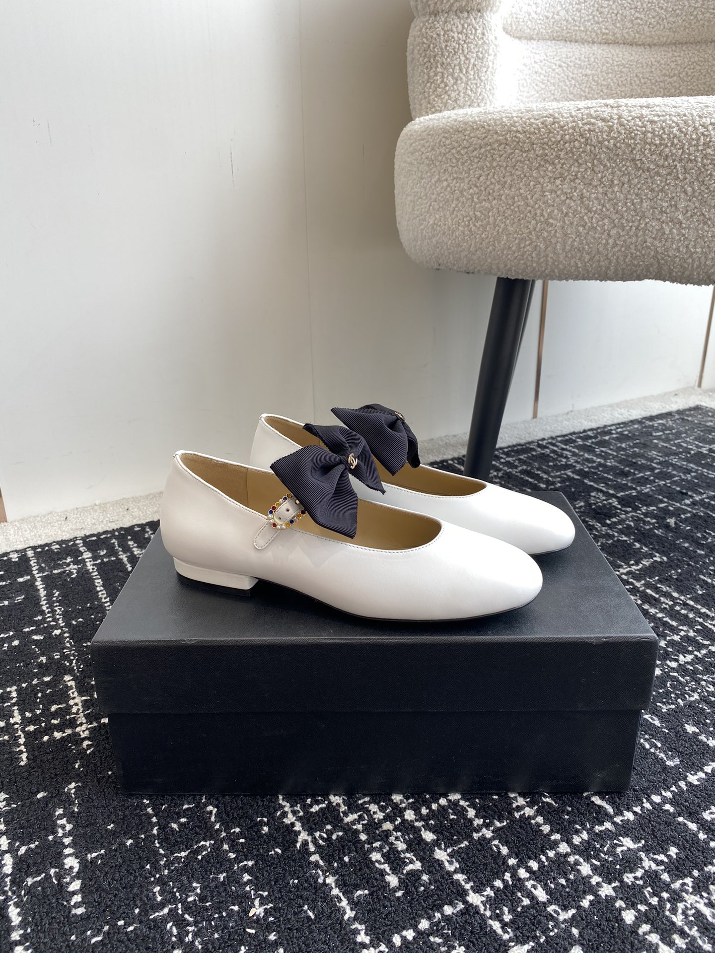 UA Ch*el MARY JANES FLAT