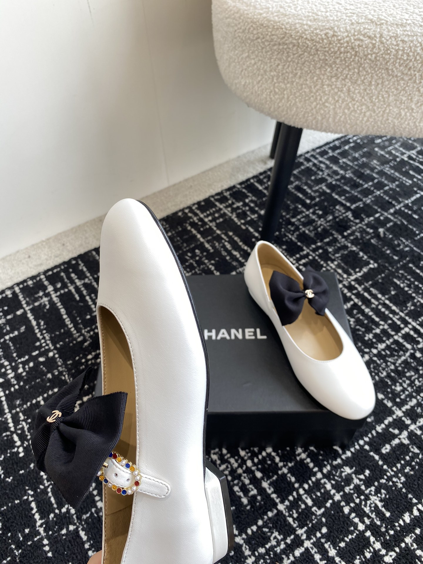 UA Ch*el MARY JANES FLAT