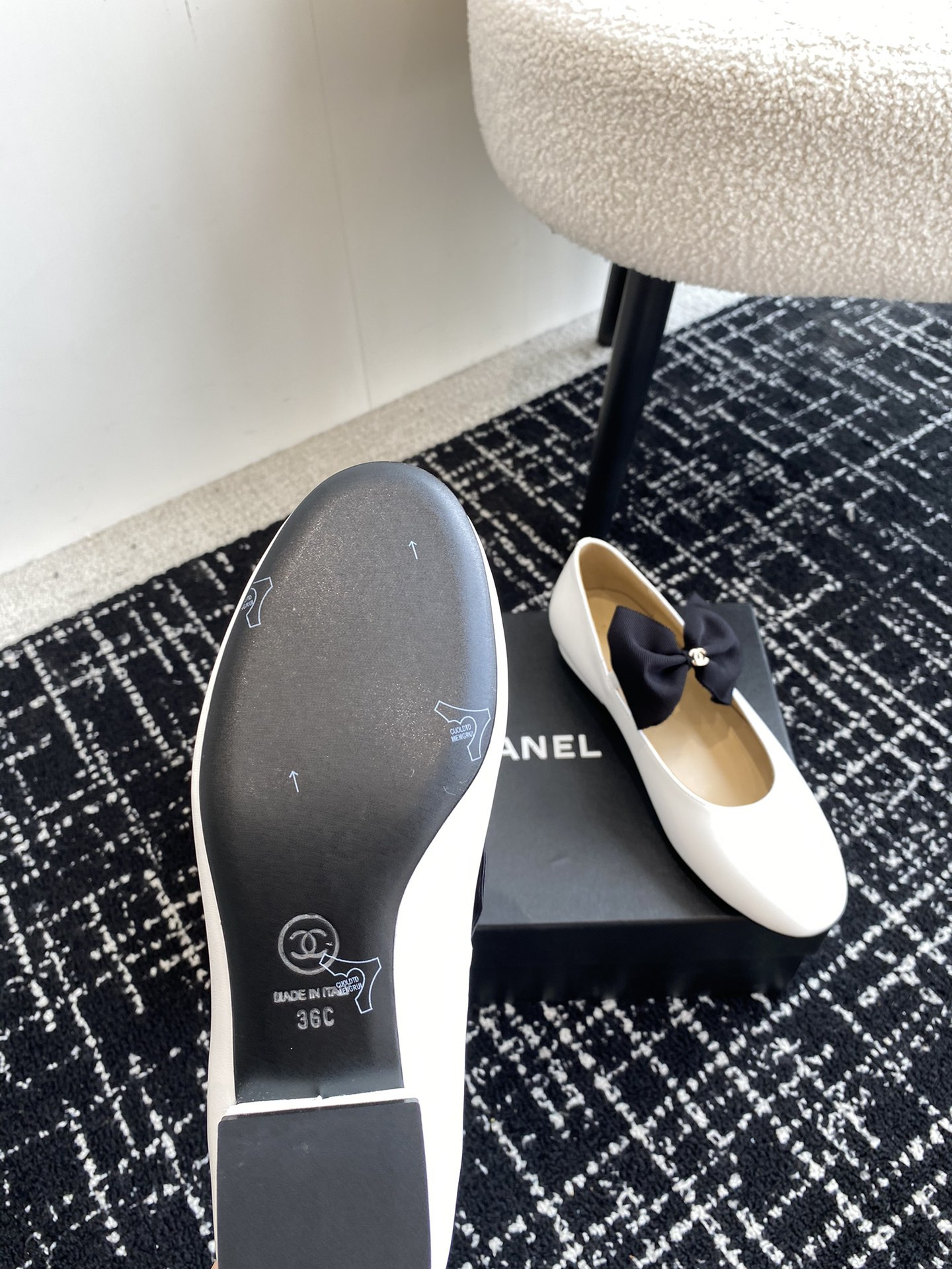 UA Ch*el MARY JANES FLAT