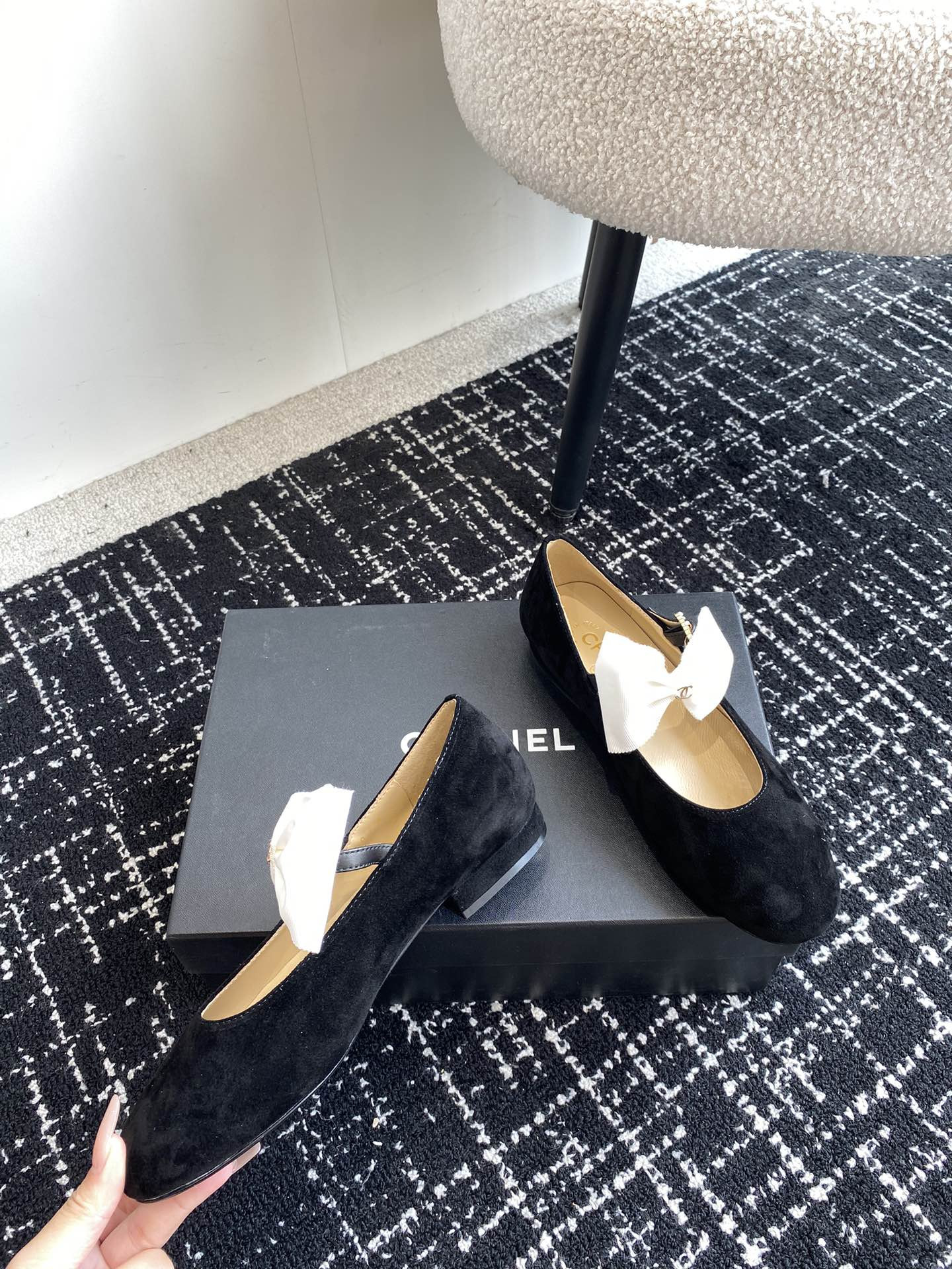 UA Ch*el MARY JANES FLAT