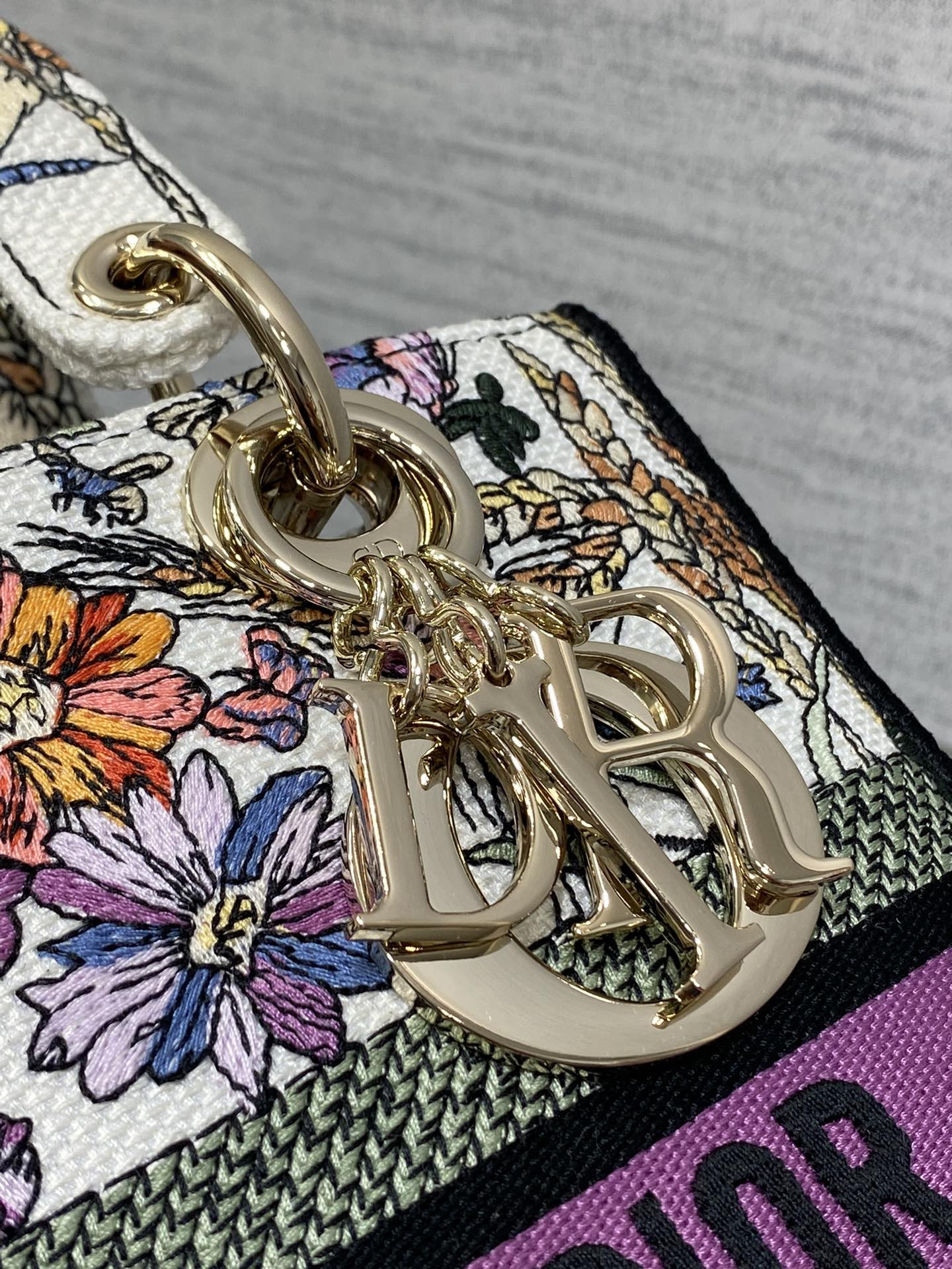 Medium Lady D*0r Bag  White Multicolor D*0r 4 Saisons Été Embroidery 24 x 20 x 12 cm