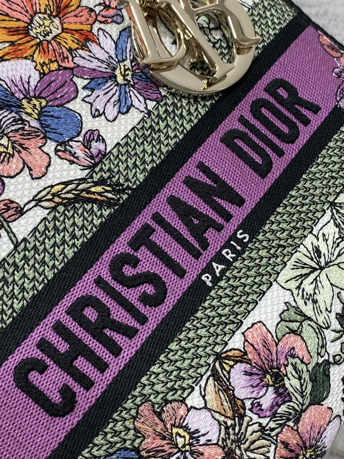 Medium Lady D*0r Bag  White Multicolor D*0r 4 Saisons Été Embroidery 24 x 20 x 12 cm