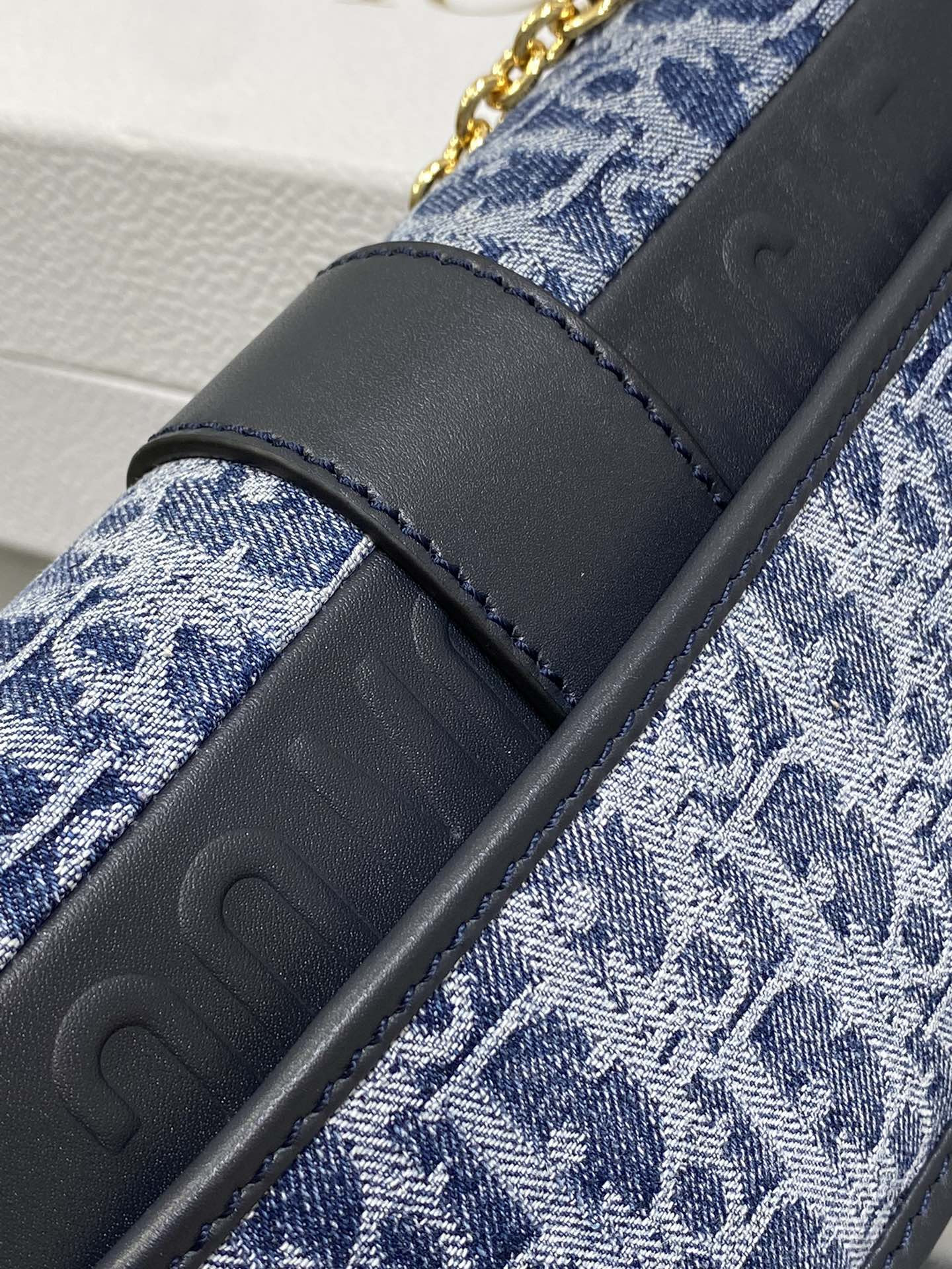 D*0r 30 Montaigne East-West Bag with Chain Blue Denim D*0r Oblique Jacquard  21 x 12 x 6 cm