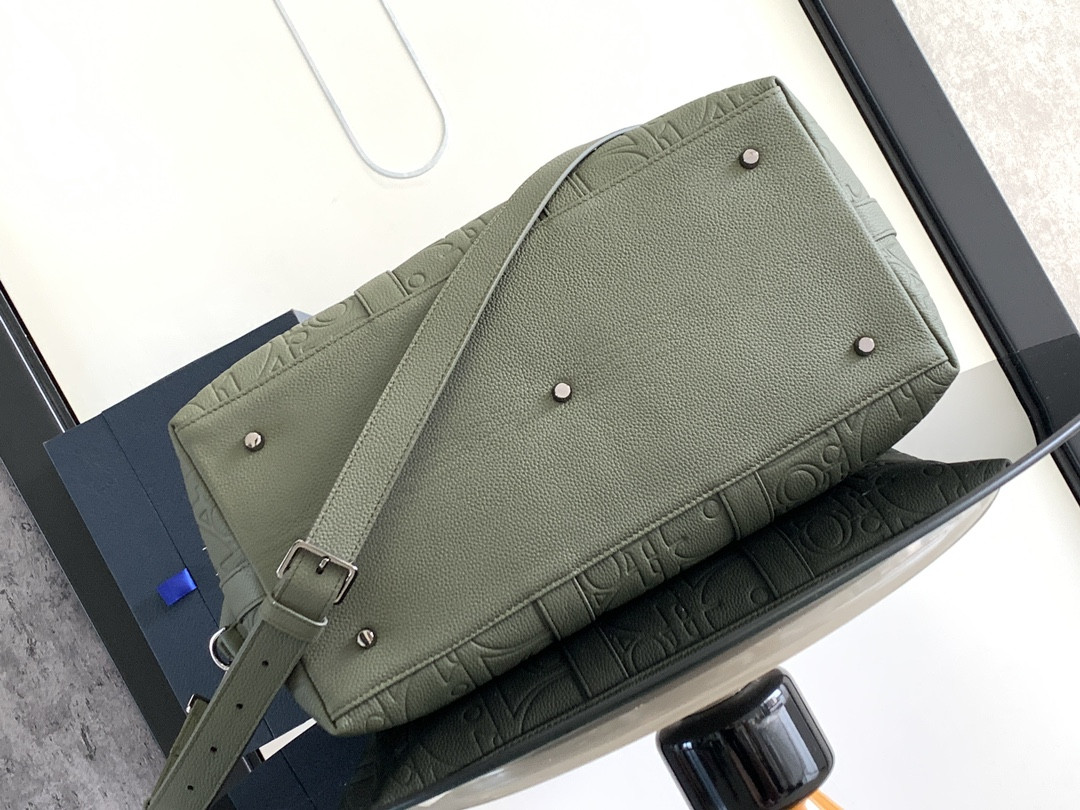 D*0r Weekender 40 Khaki D*0r Gravity Leather and Khaki Grained Calfskin 57.5 x 34.5 x 22 cm