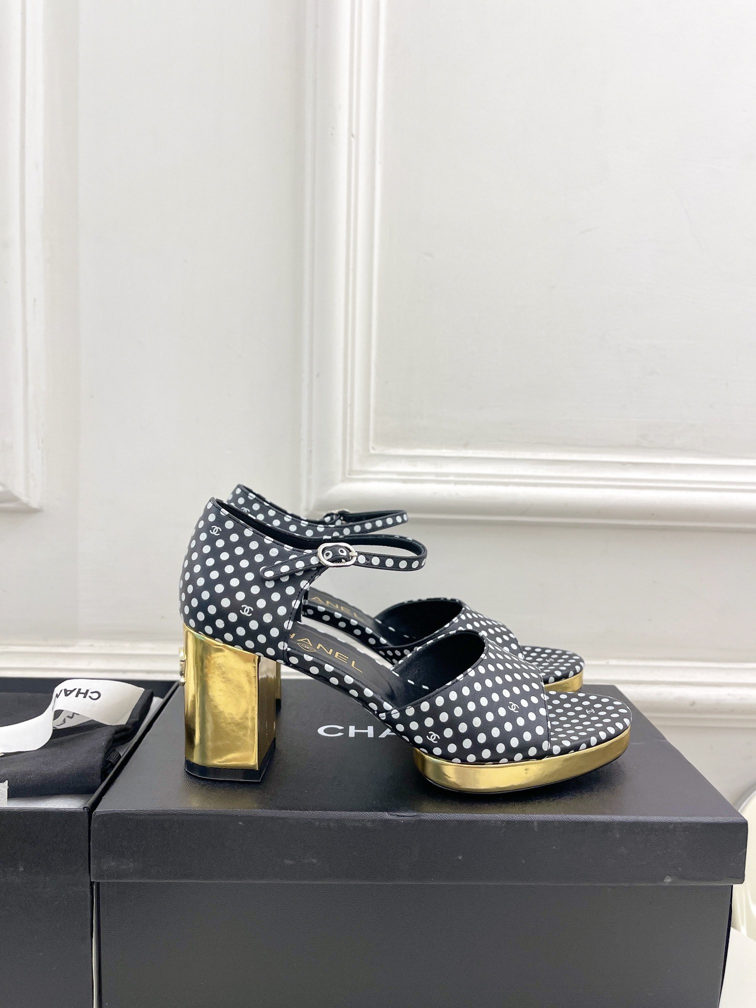 UA Ch*el HEELED SANDALS