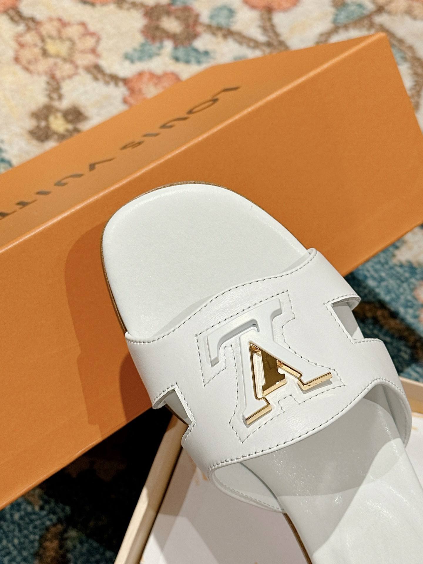 UA LV Flat Mule