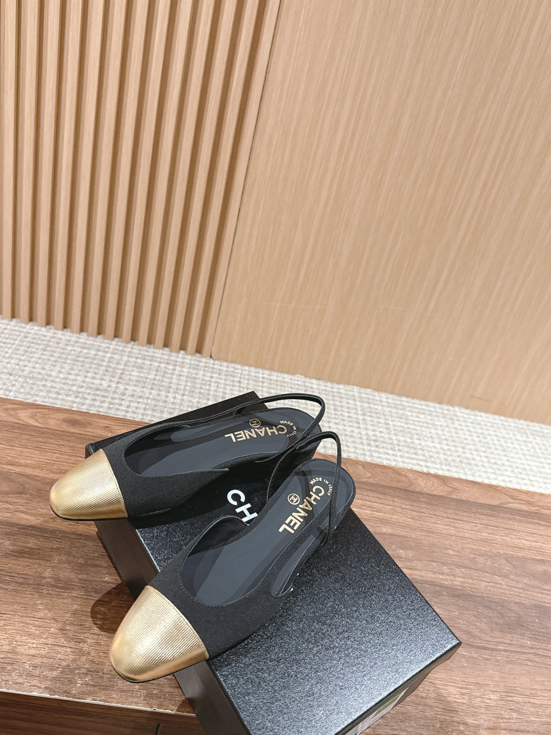 UA Ch*el SLINGBACKS FLAT