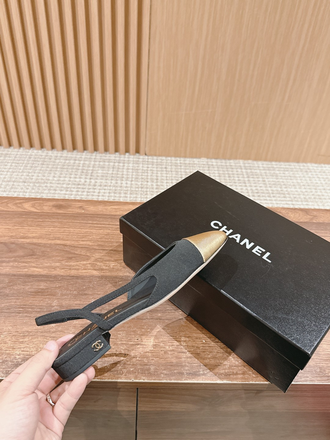 UA Ch*el SLINGBACKS FLAT