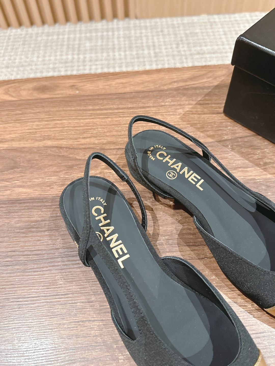 UA Ch*el SLINGBACKS FLAT