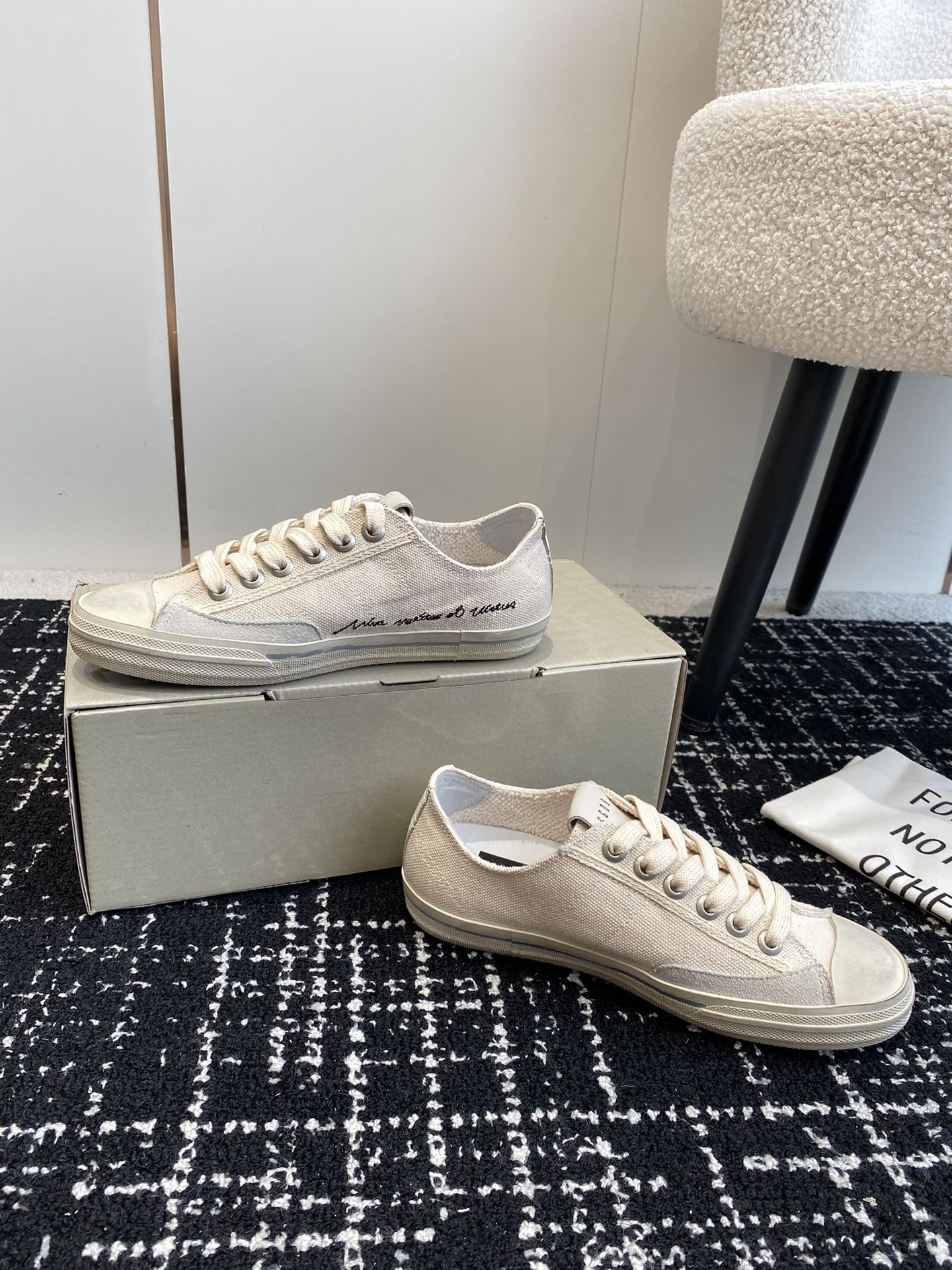 UA Golden Go*e V-STAR Sneaker