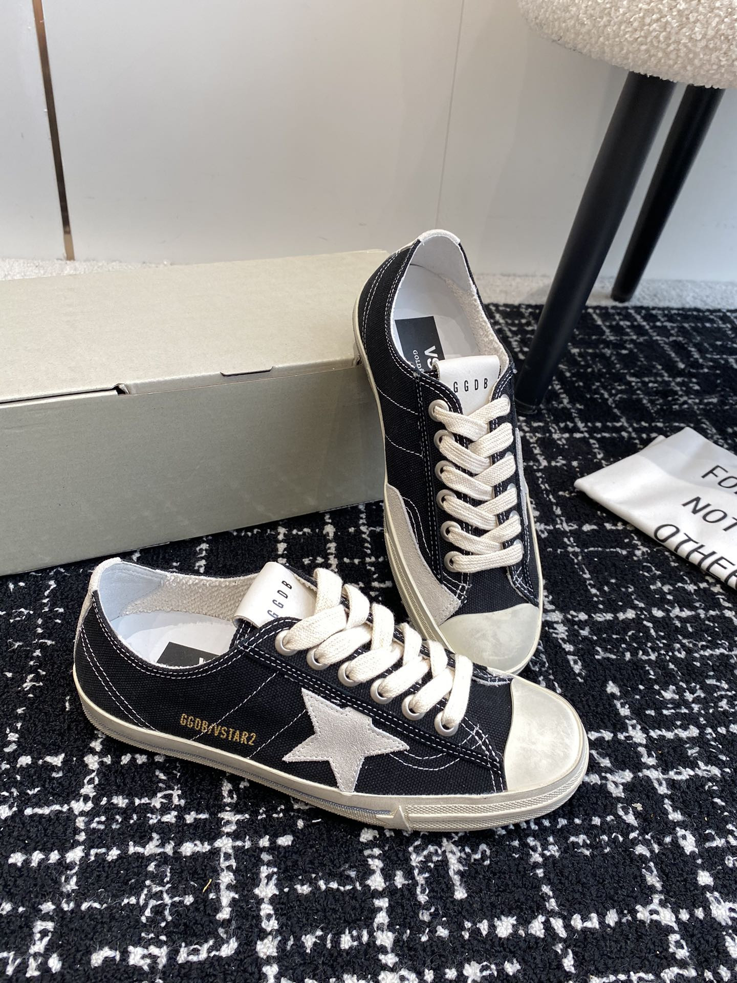 UA Golden Go*e V-STAR Sneaker