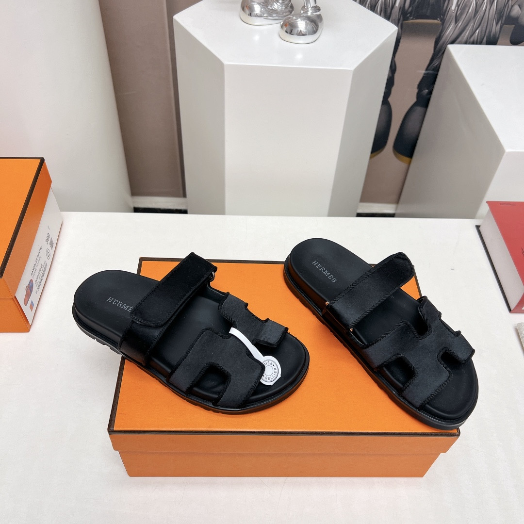 UA Hermès Chypre sandal