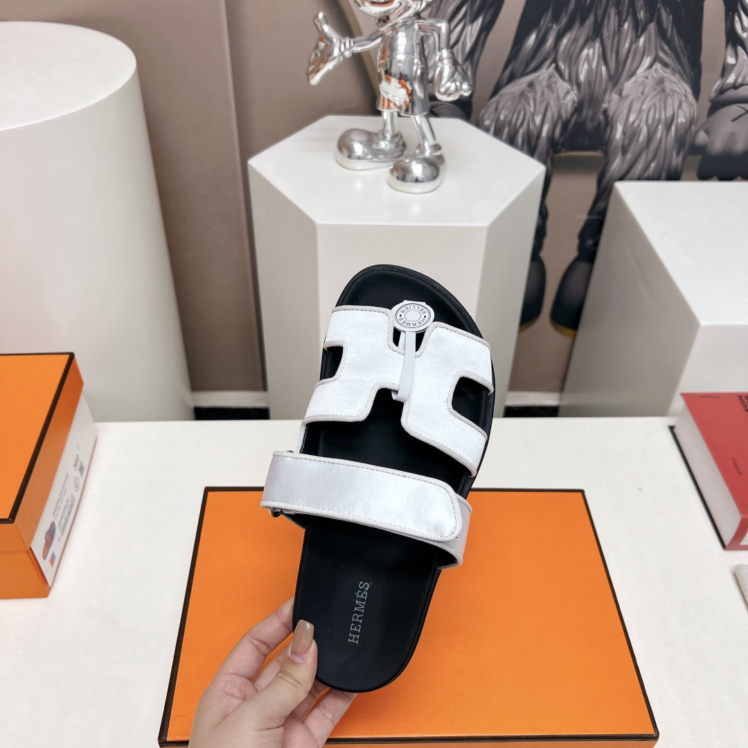 UA Hermès Chypre sandal