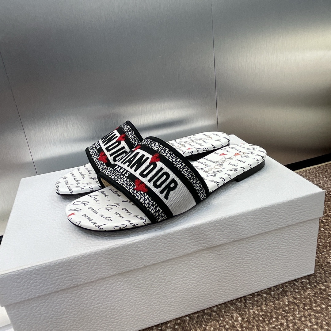 UA D*0ramour Dway Slide