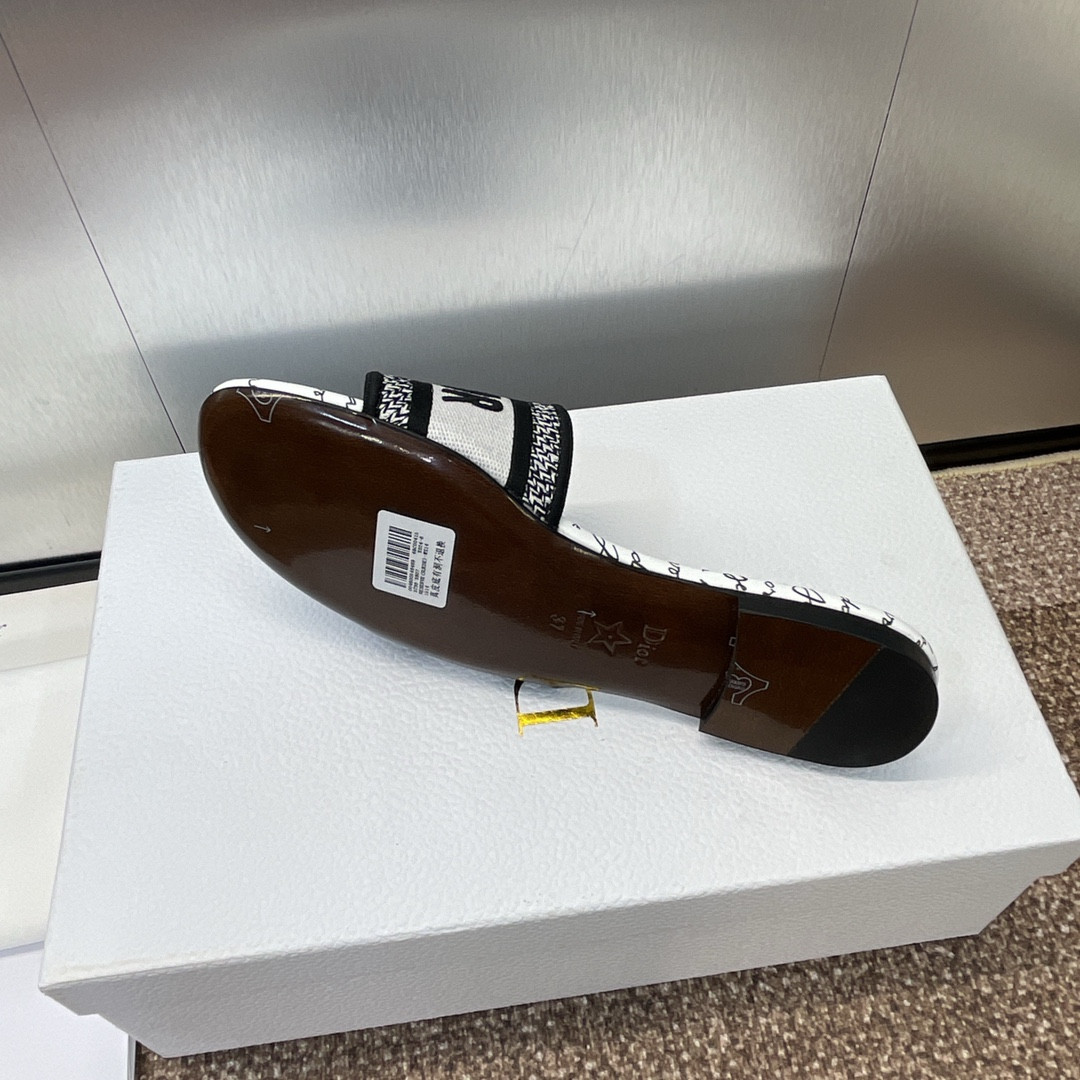 UA D*0ramour Dway Slide